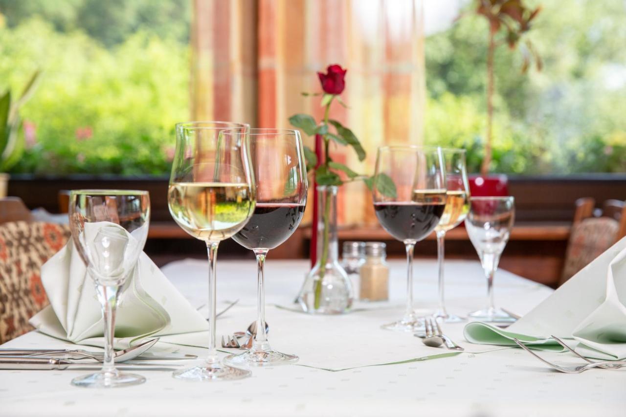 Hotel Restaurant Haus Waldesruh Eppenbrunn Exteriör bild